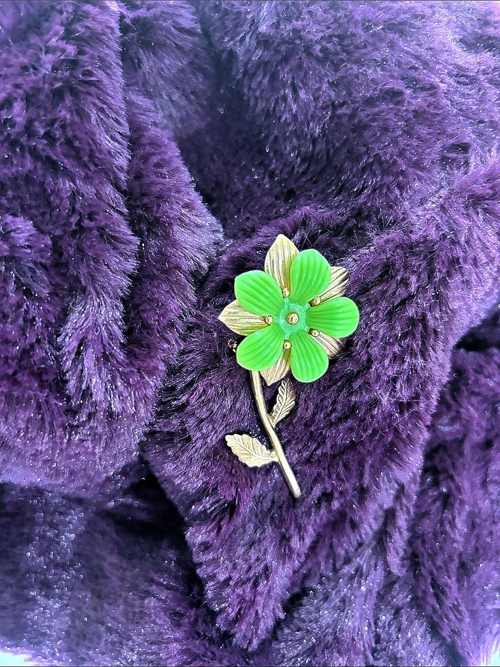 Antique Green & Gold Flower Brooch Like New